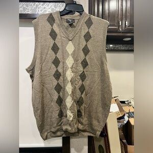 Men’s Sweater Vest (Dockers)